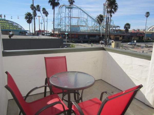 Carousel Beach Inn image 11